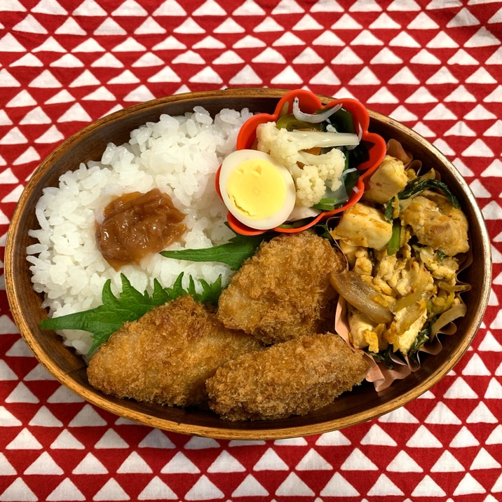 野菜たっぷり副菜とヒレカツのお弁当